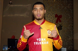 “Qalatasaray”ın futbolçusu Premyer Liqa klubunda